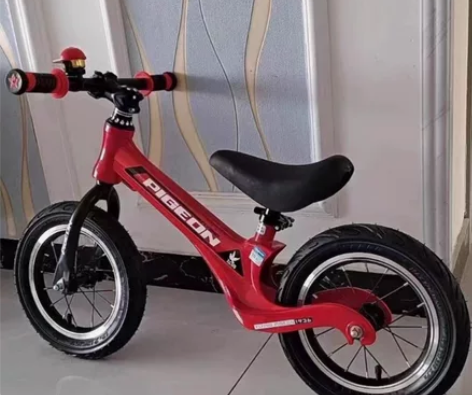 飞鸽2-6岁滑步车儿童平衡车无脚踏 14寸...