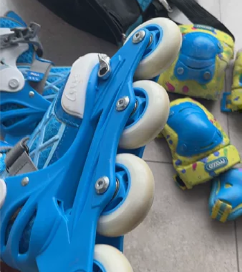 ?【博主闲置】米高轮滑鞋儿童溜冰鞋初学者全...