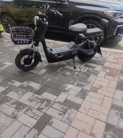 雅迪电动车，60V石墨烯大电池，9成新，冠...