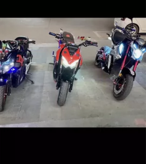 电摩z6中置14寸用的72v20安的金刚铅...