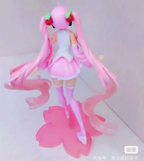 出樱花初音景品手办 送两个可爱胸针 已拆摆...