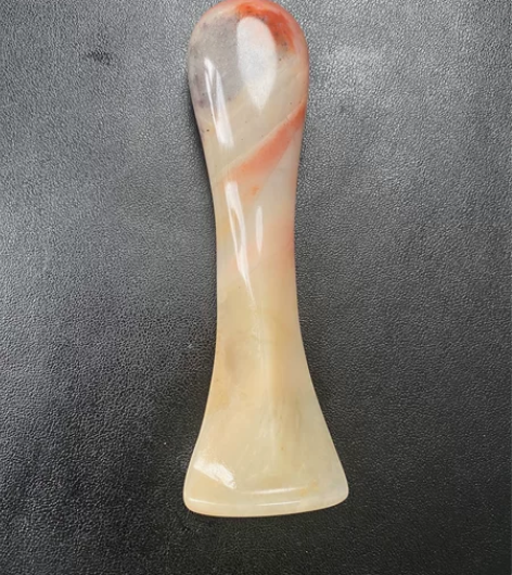 寿山石鲲尾巴莲蓬，很油润，按摩很舒服，用着...