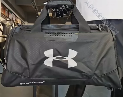 全新闲置处理安德玛品牌运动健身大容量旅行包...