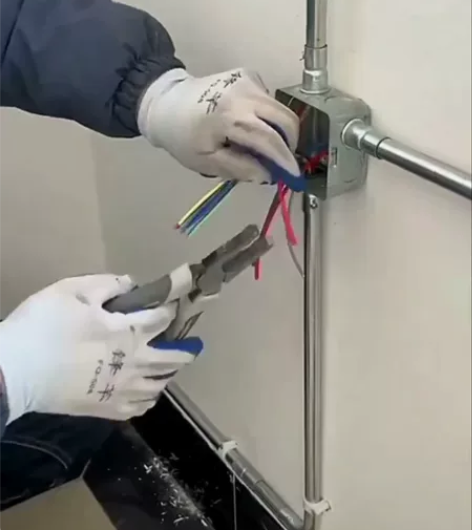 【处理一些全新！】 电工钳多功能8寸工业级...