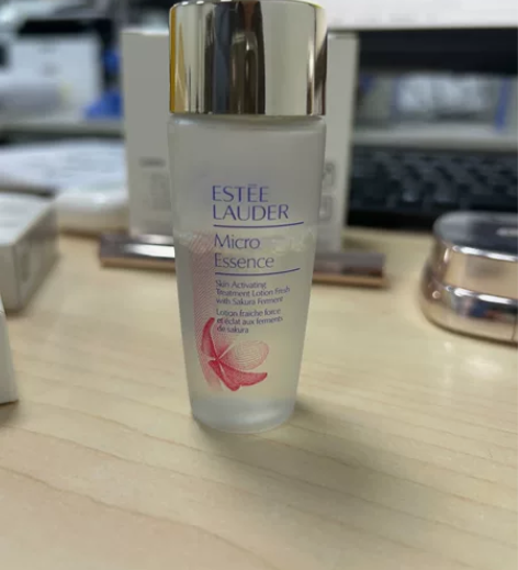 雅诗兰黛精华水 感兴趣的话点“我想要”和我...