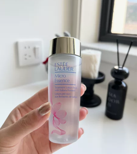 雅诗兰黛30ml樱花水，全新，新日期 感兴...