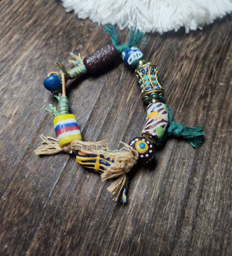 原创手工编绳手绳藏风民族风 主要材料：棉线...
