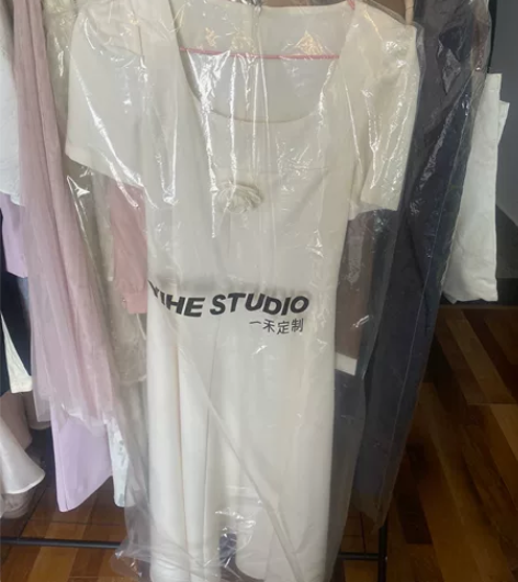 一禾定制连衣裙 早期很多衣服性价比非常OK...