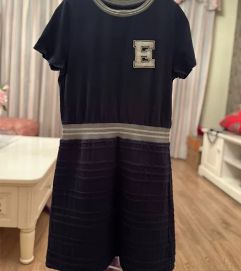 衣柜衣服太多整理出货：依恋运动风裙子7成新...