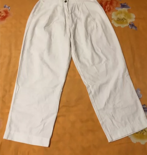 白色裤子 感兴趣的话点“我想要”和我私聊吧～