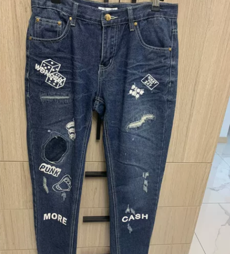 马克华菲 牛仔裤 几乎全新 店里购买的 买...