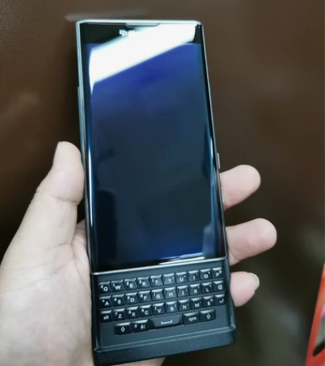 黑莓手机piv-3  外观9新  支持移动...