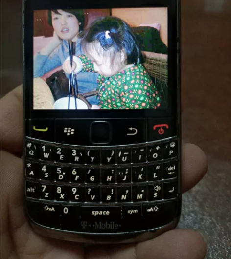 黑莓手机9700，测试正常，带电池，外观九...