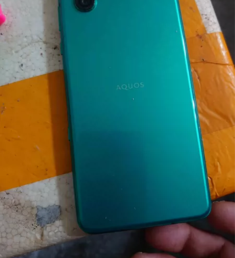 Sharp/夏普 AQUOS R3  看视...