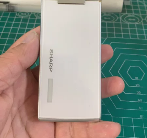 夏普可折叠手机当年这个手机绝对是经典中的经...
