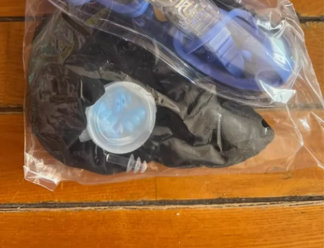 游泳装备。全新。成套包。不含泳衣 游泳装备...