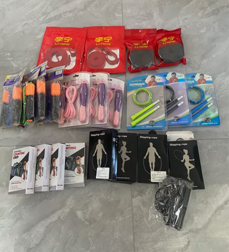 全新的跳绳、握力器、拉力圈全都8元一个，1...
