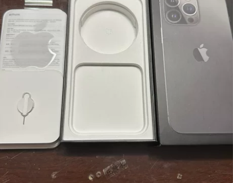 iPhone13pre 手机空盒 内含说明...