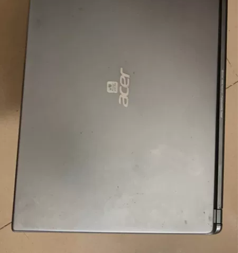 宏碁m5-481笔记本电脑开机正常，显示器...