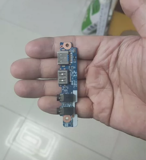 神州战神G8-DA7NP笔记本USB耳机插...