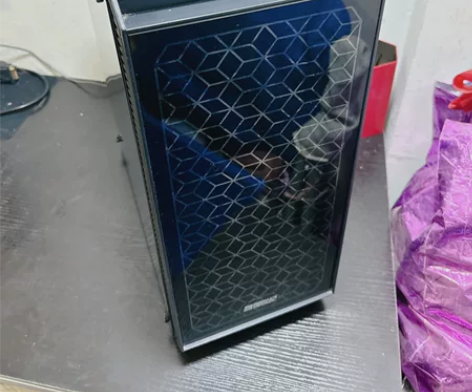 航嘉雷霆侧透机箱送4把航嘉RGB风扇 拆机...