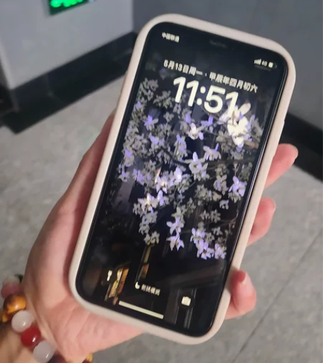 出iPhoneXR 128G 白色 纯原装...