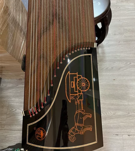 朱雀古筝850型号 全新的，学生打开了看了...