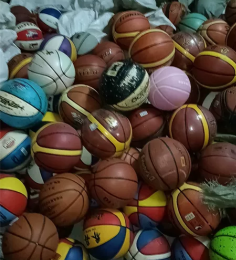 库存瑕疵篮球，9元一个，两个包邮，拍下来直...