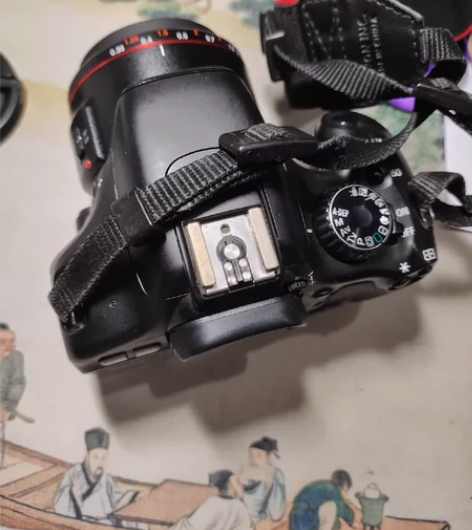 佳能EOS 550D 单机 95新 原电原...