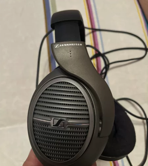 自用森海塞尔hd518中高端耳机，当年托人...