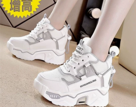 《店不开了》批发价出2022春秋版新款in...