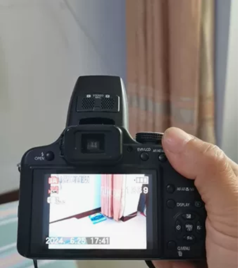 实价出松下fz，40相机，搭载德国24倍光...