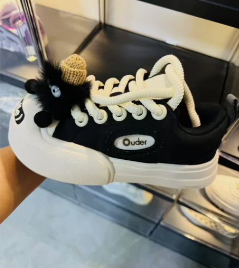 尺码偏小,没有穿过,试过一次便宜出,38码...