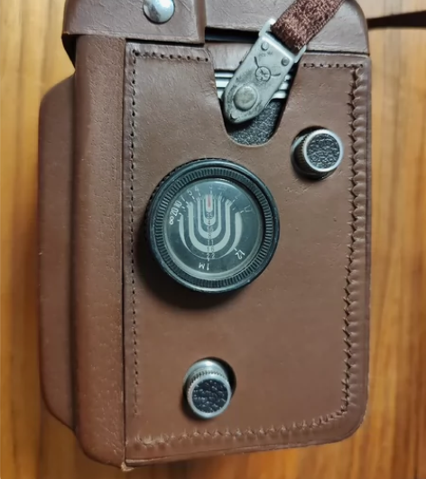 海鸥4A双反相机，带原装老旧相机套、真皮肩...