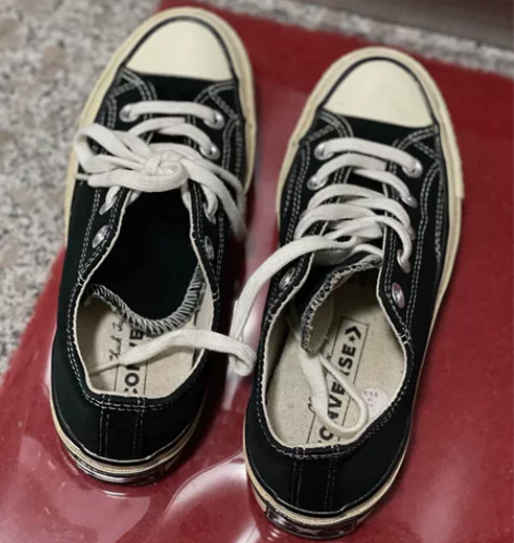 匡威黑色布鞋35码 参考：我的是36码脚，...