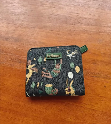 不莱玫彩花钱包一个，不莱玫正品。 现20一...