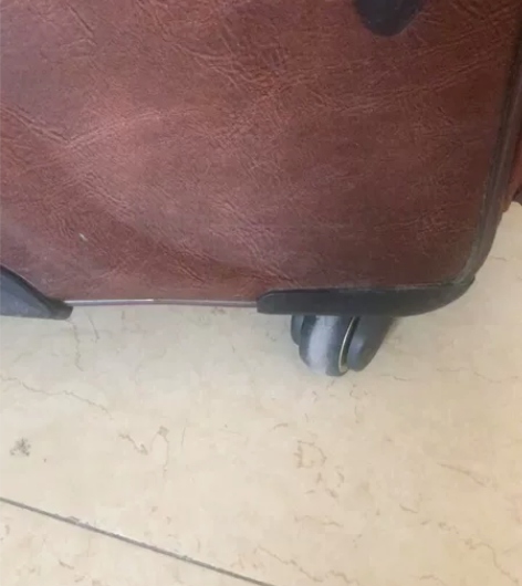 26寸 行李箱旅行箱 皮质 万向轮两个夹层...