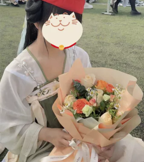 买的桔屿的汉服，原价150+，没穿过几次现...