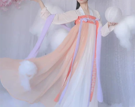 华姿仪赏秋辞，S码。买回来仅试穿，全新，包...