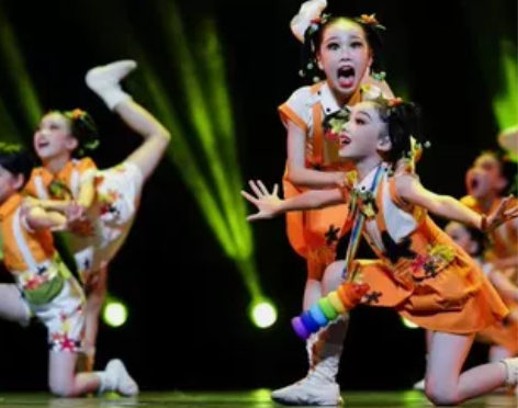 第十二届小荷风采快乐露营日儿童演出服表演服...