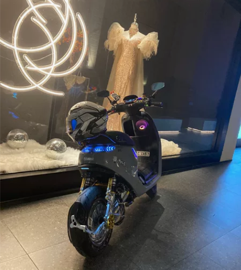 网红车 我只是一个开原装九号  怎么能和他...