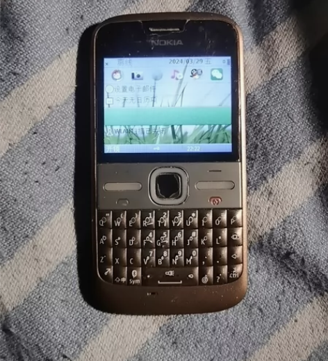 nokia e5-00不知好坏配件机处理。...
