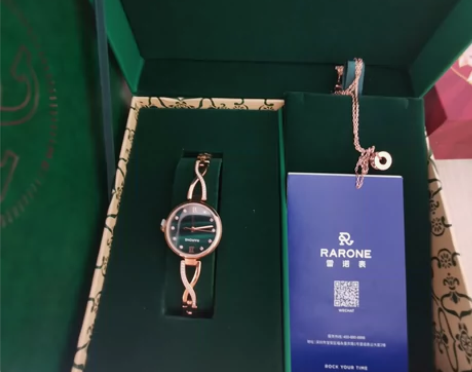 雷诺手表 女表 全新 墨绿色表盘 只不过把...