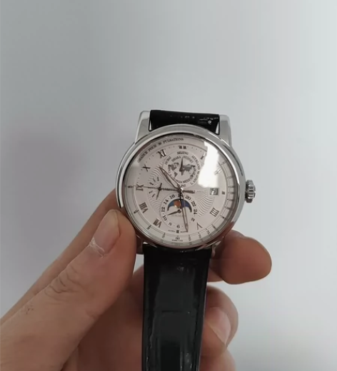 淘宝1200购买的,表盒丢了,不过手表还是...