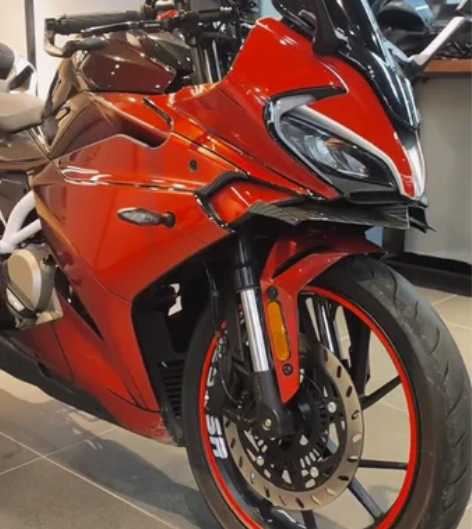 摩托车租赁：跑车、街车、复古，使用权转让要...