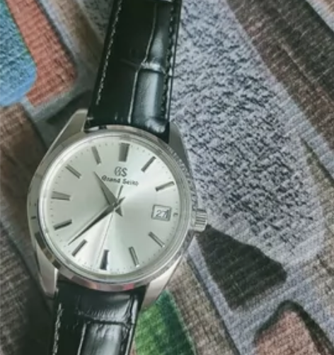 男款精工石英表，全新成色，走时正常精准。五...