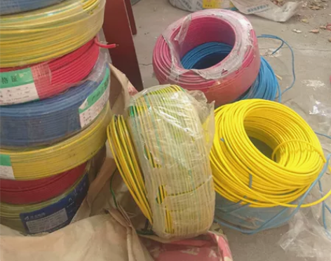 自家建房买的多了，用不着了，全是2.5平方...