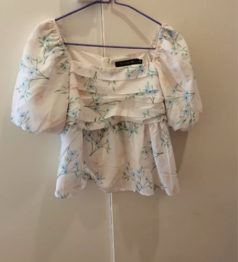 拉夏贝尔品牌小衫上衣娃娃衫,遮肚子,面料很...