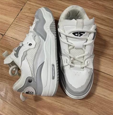 全新男鞋 99新 买来穿过半天 有点小啦 ...