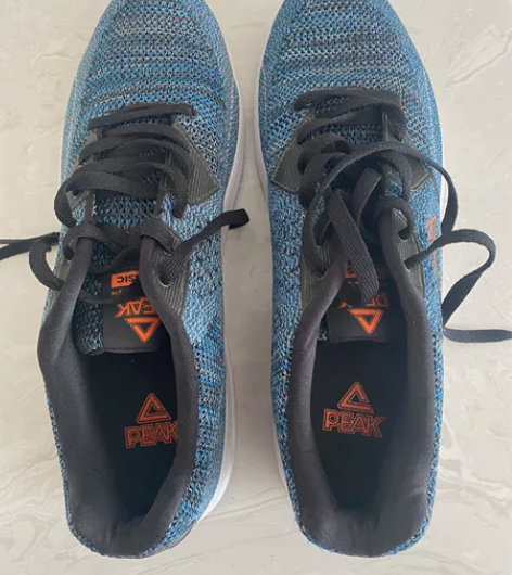 匹克正品，几乎没下地。仅试穿走了一圈。 （...